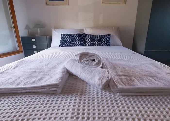 Eirini With Sea View Villa