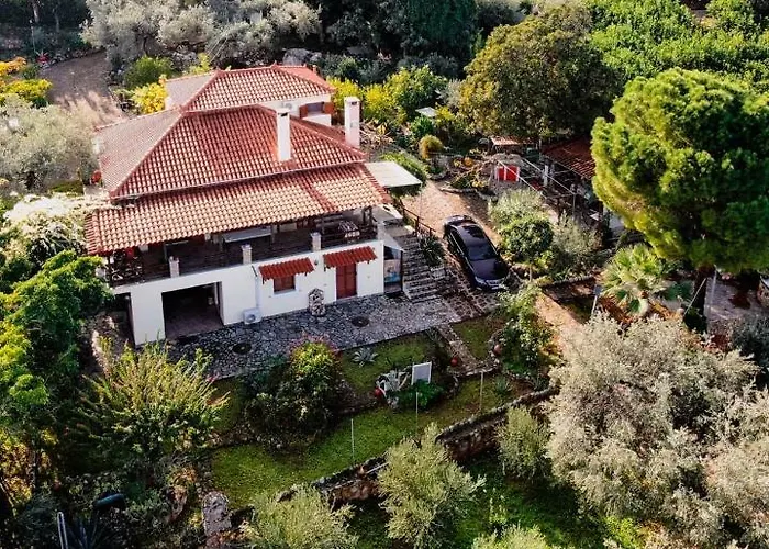 Eirini With Sea View Villa *